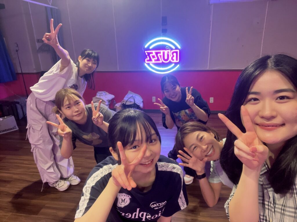 長野市で初心者向け少人数K-POPダンスレッスンの様子