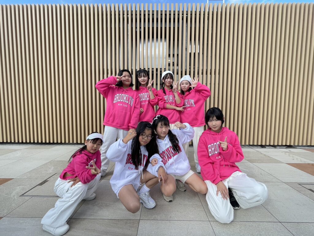 新潟駅周辺のK-POPダンススクール初心者少人数レッスン風景